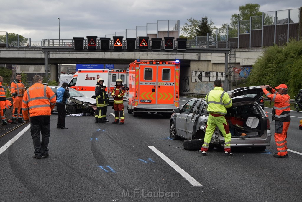 VU Auffahrunfall A 3 Rich Oberhausen kurz vor AS Koeln Dellbrueck P154.JPG - Miklos Laubert